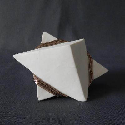 Etoile en porcelaine et métal