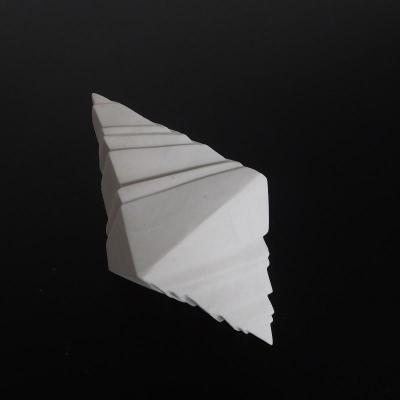 Sculpture en porcelaine gravé main