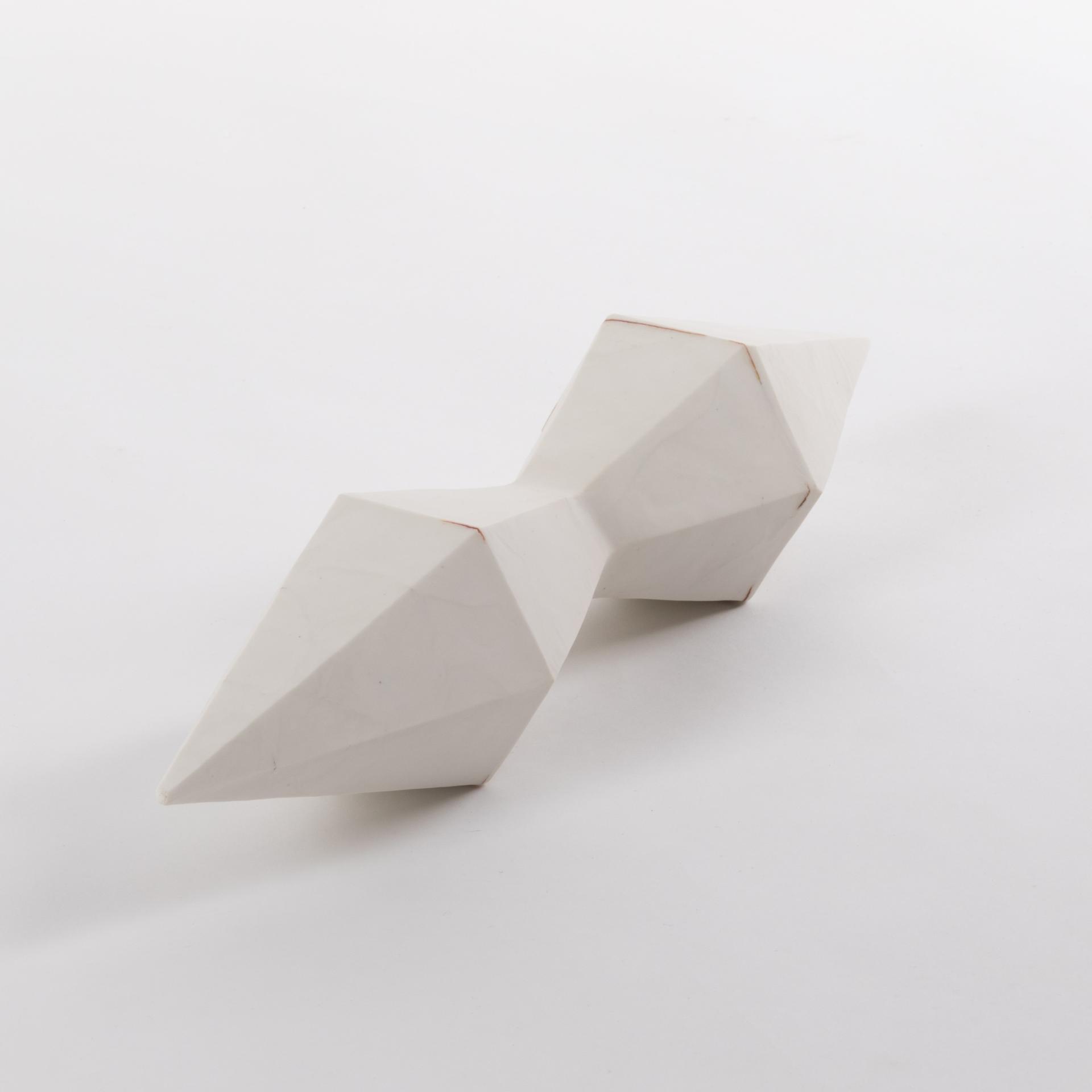 Sculpture blanche geometrique